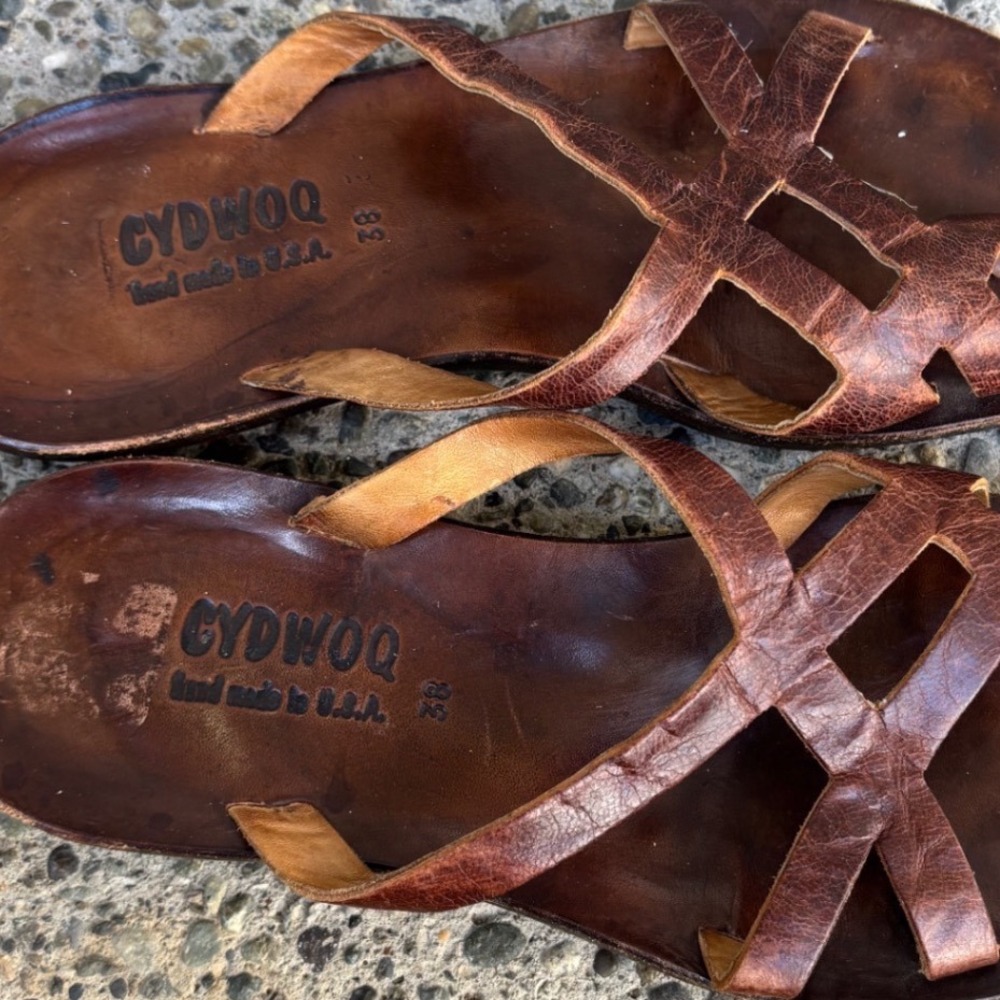 Cydwoq Brown Leather Strappy Toe Loop Sandals Handmade USA Women's 38 Flat - Picture 8 of 10
